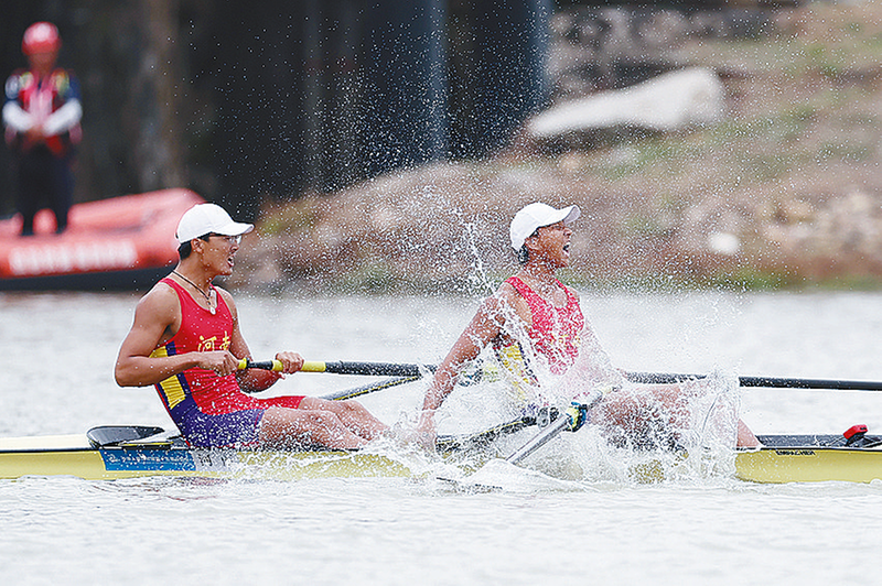 赛艇男子双人单桨决赛 河南队夺冠